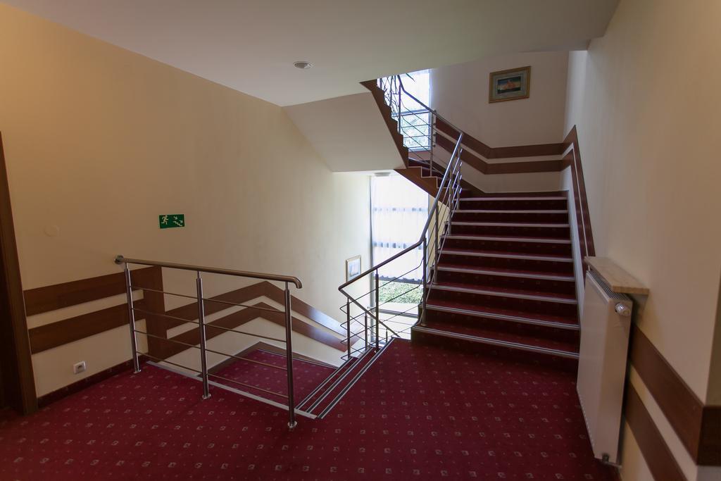 Hotel Twins II Varsó Kültér fotó