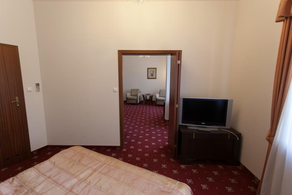 Hotel Twins II Varsó Kültér fotó