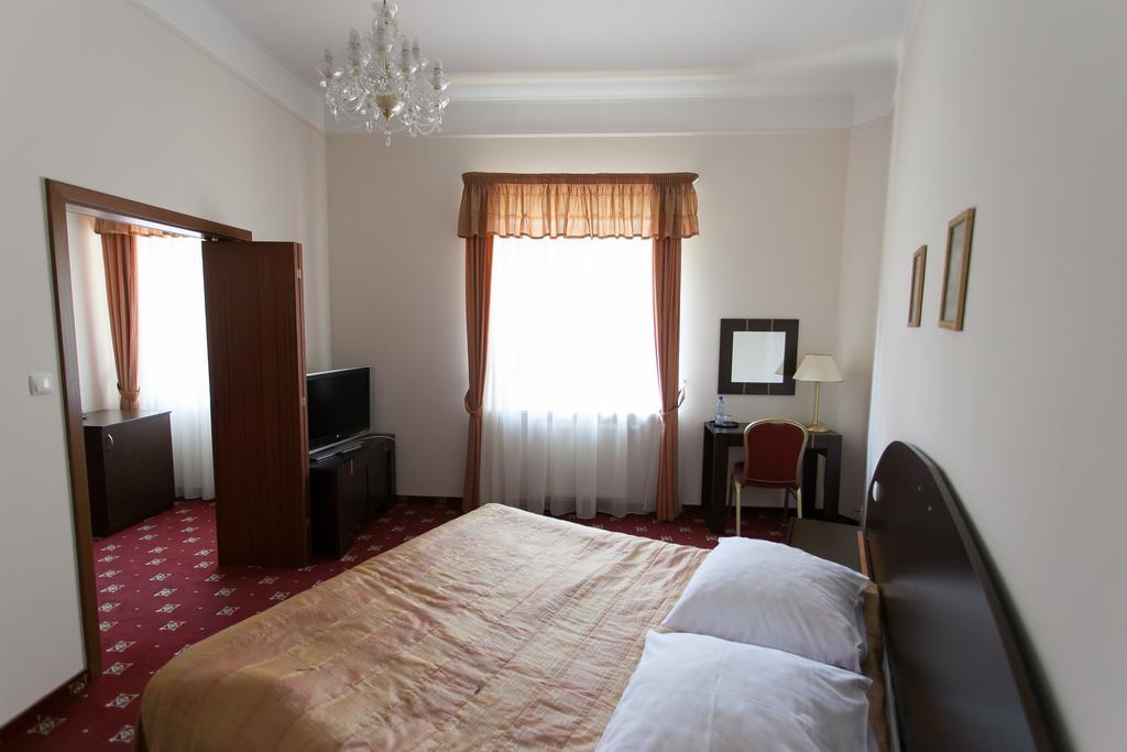 Hotel Twins II Varsó Kültér fotó