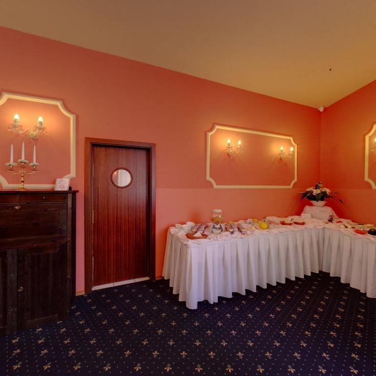 Hotel Twins II Varsó Kültér fotó