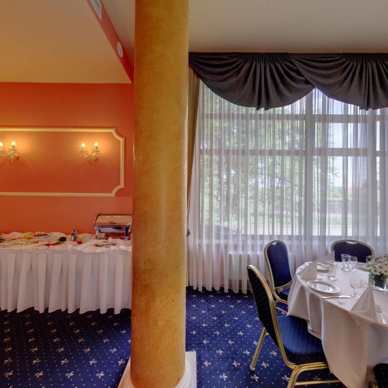 Hotel Twins II Varsó Kültér fotó